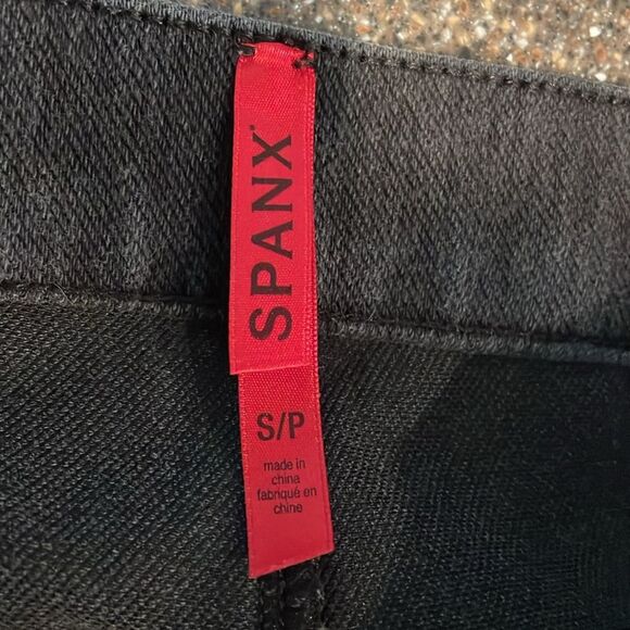 SPANX Jean-ish Cargo Pocket Ankle Leggings Small - Picture 8 of 9